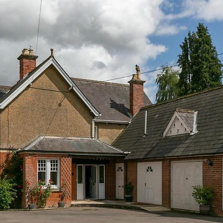 The Garden House Grittleton Bed & Breakfast Exterior photo